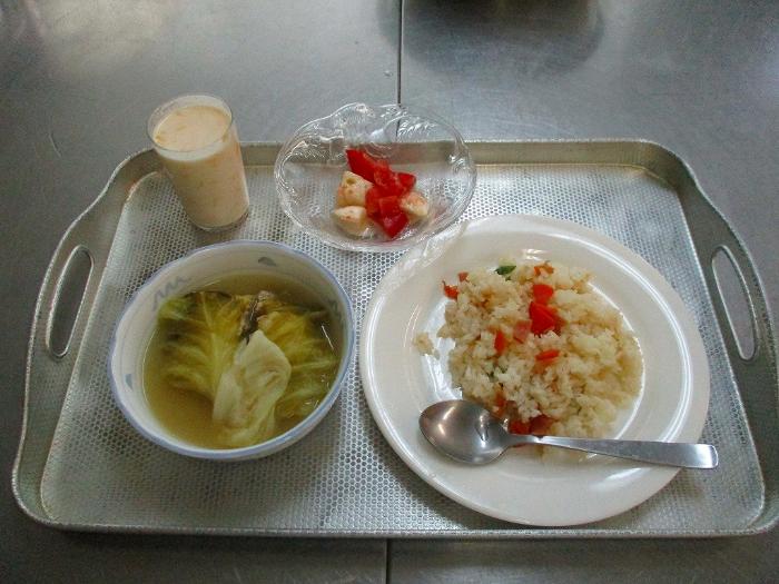 参加者が調理した左記メニューの写真