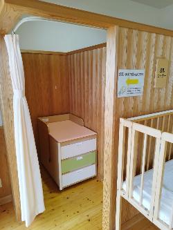 子育て総合センターの赤ちゃんの駅、おむつ替えスペース