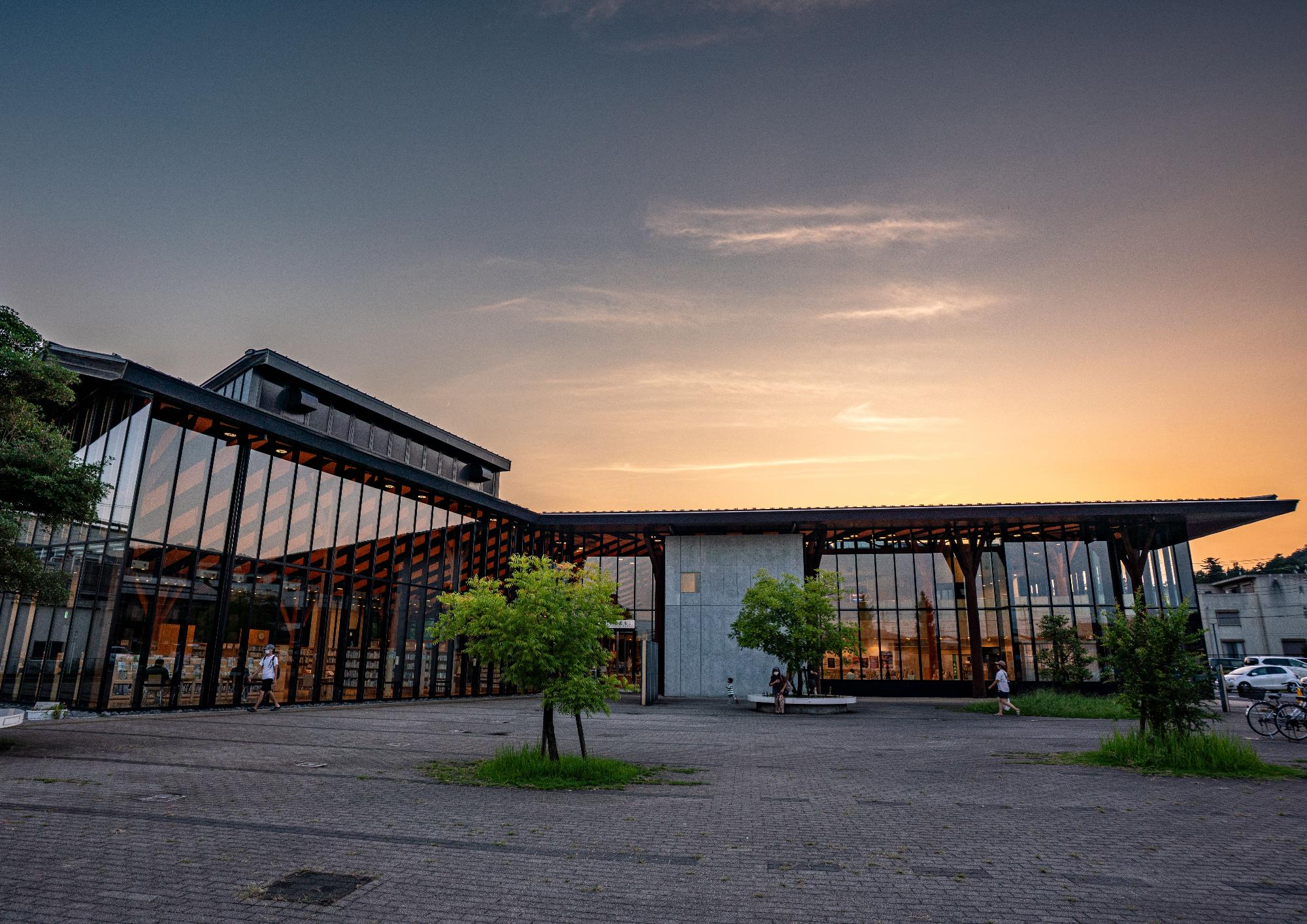 飯能市長賞「夕暮れのモダンシルエット」