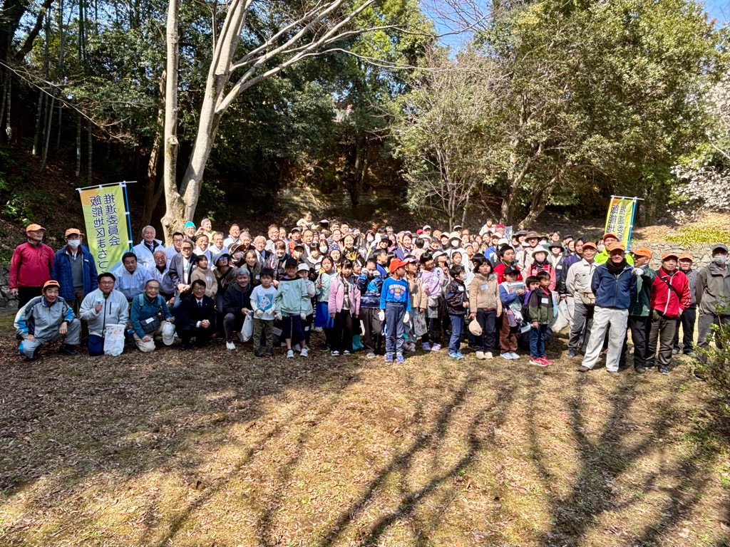 天覧山つつじ花公園づくり植樹会の画像2