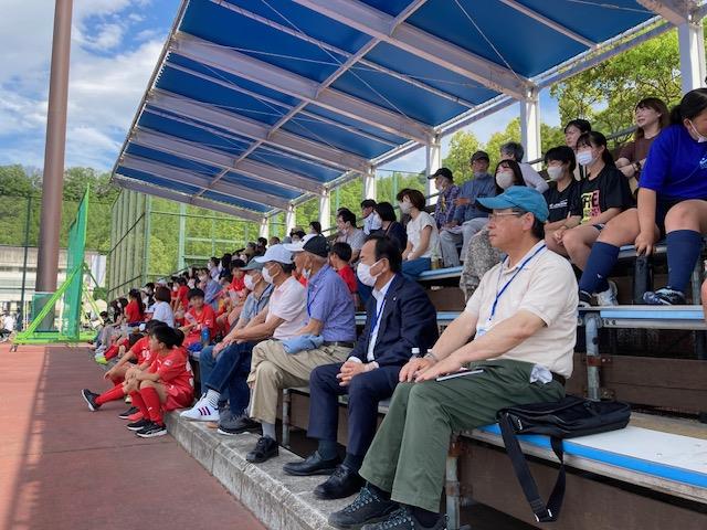 高円宮牌 2023 男子ホッケー日本リーグ試合を観戦する新井市長の画像