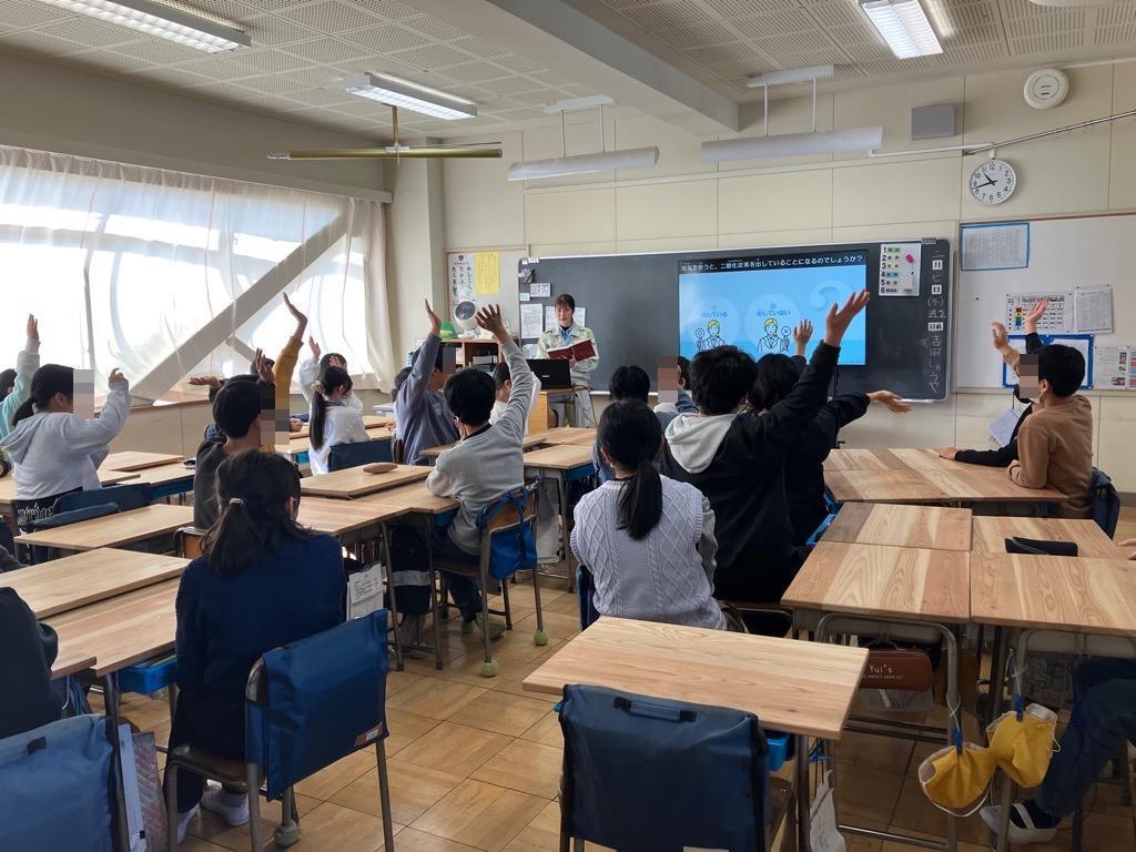 2月8日に富士見小学校で6年生が環境についての講義を意識を高めるために授業を通して学んだ