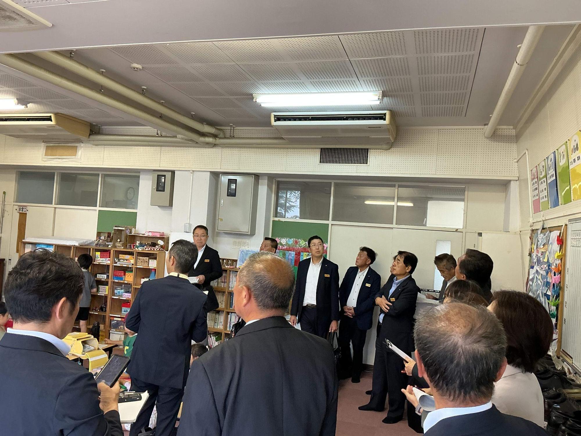 埼玉県ときがわ町議会議員の方々の行政視察を受け入れているときの様子