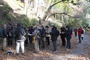 フィールドワーク山地と平野の境界飯能の地形と地質探訪参加者の様子