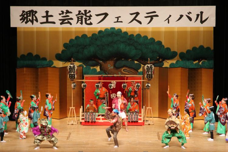 前田囃子保存会の演技の様子