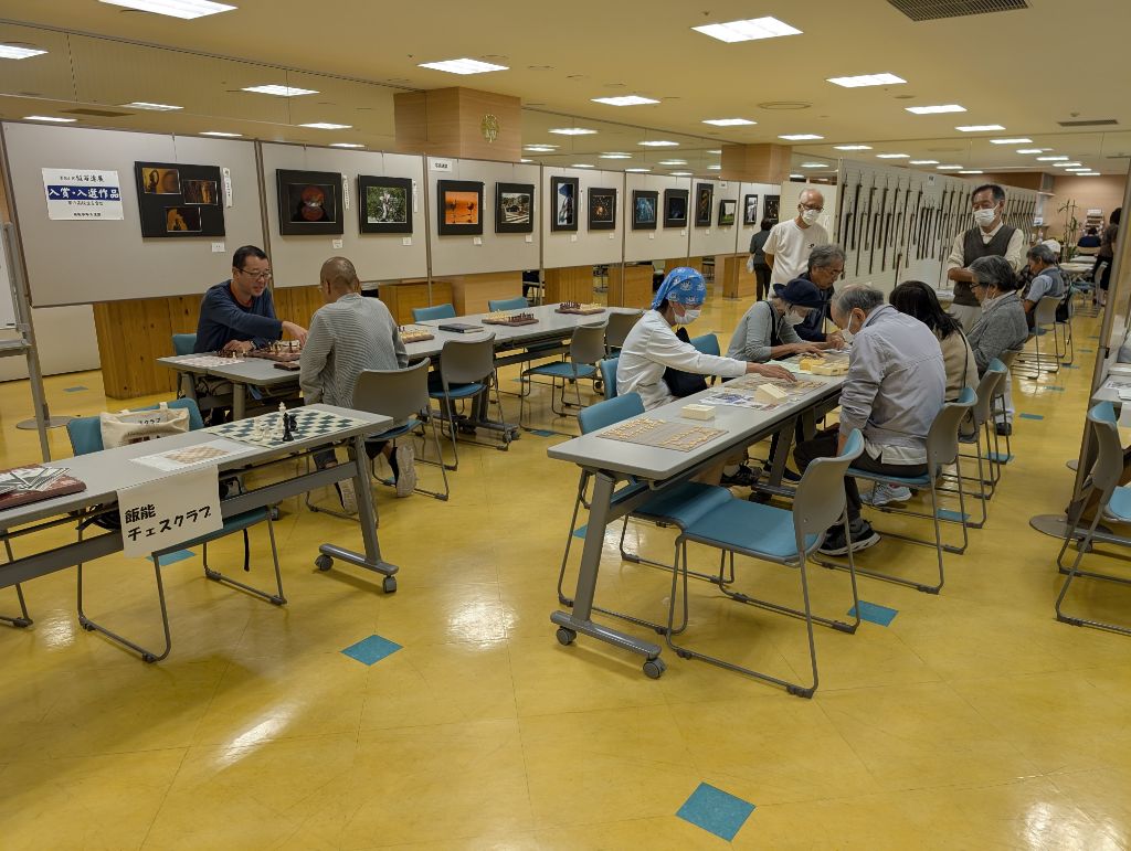 交流広場で体験を行う様子