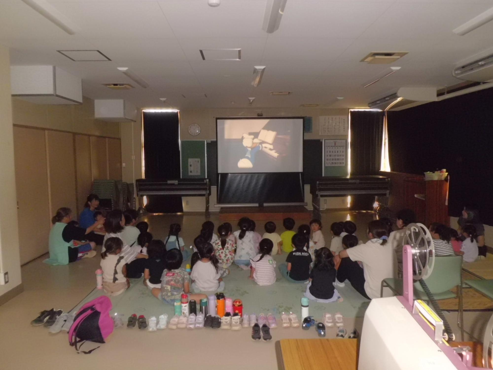 子ども映画会(幼児)