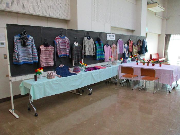 集会室内展示の写真 その1