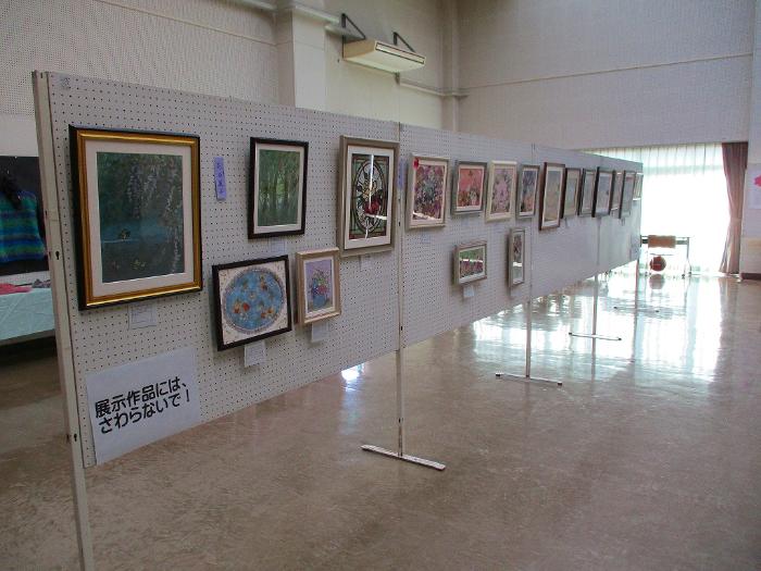 集会室内展示の写真 その3
