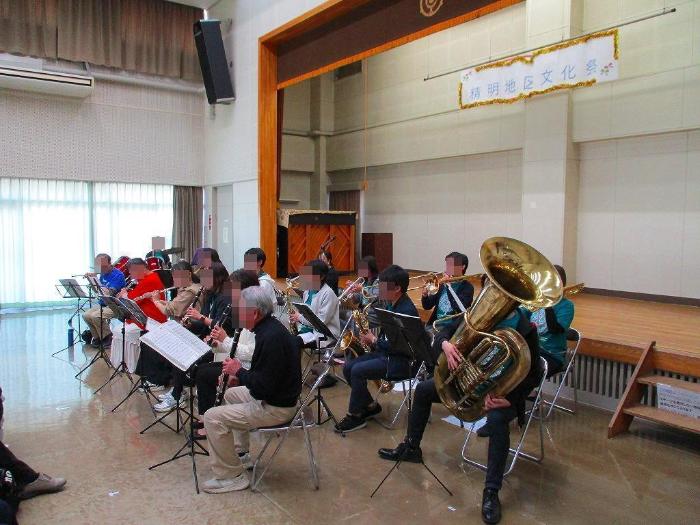 「飯能市吹奏楽団ヴィヴァーチェ」発表の写真