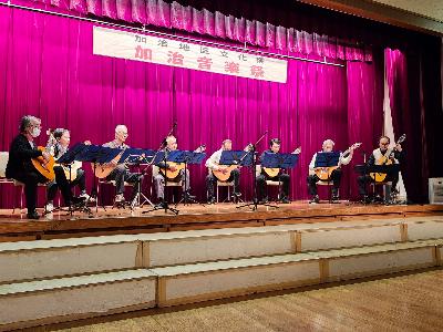 ギター演奏の様子