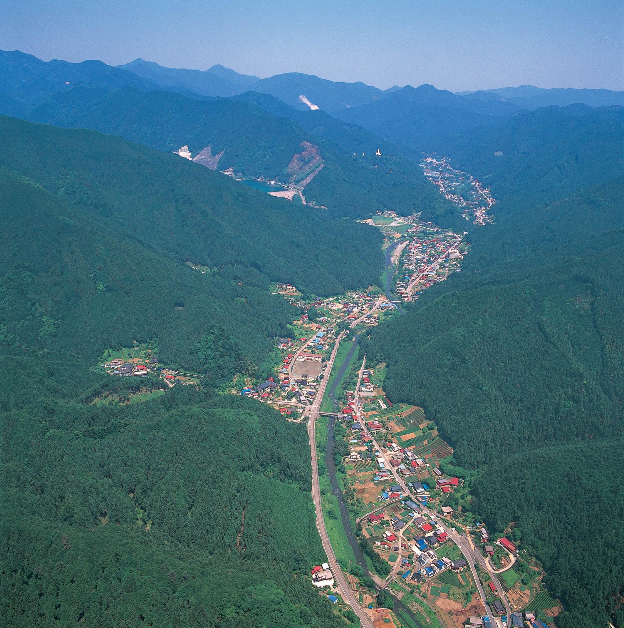 名栗地区を上空から写した写真