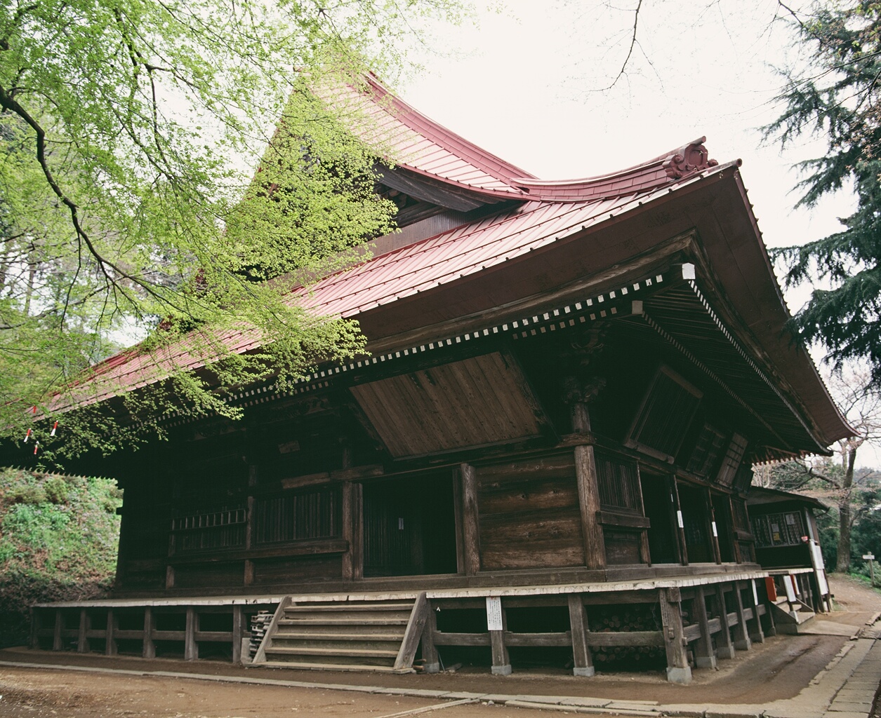 高山不動の常楽院不動堂の外観写真