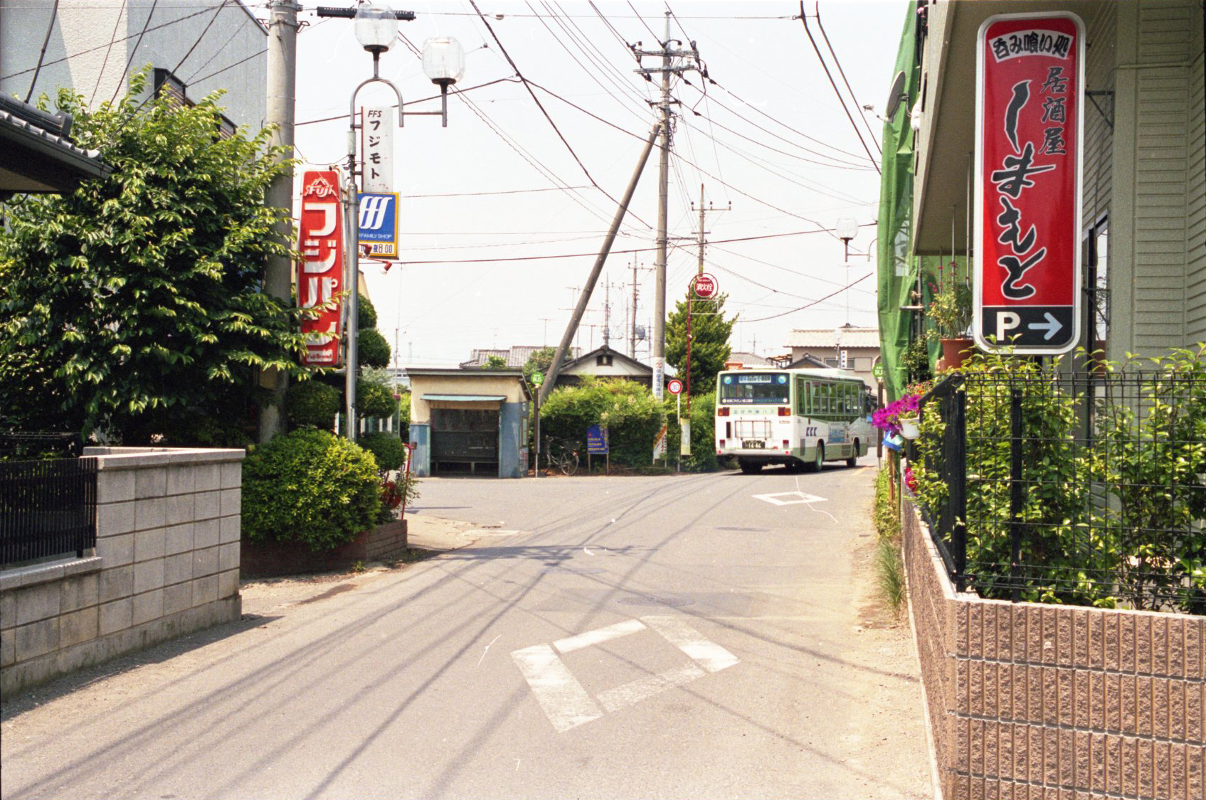 市営住宅バス停付近(浅間)[平成11(1999)年] 双柳1158付近より